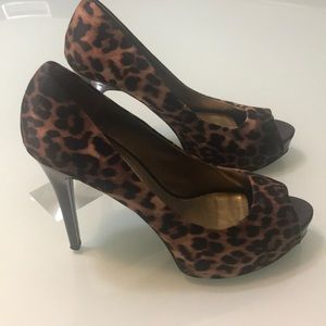 Leapard print heels. Great condition.